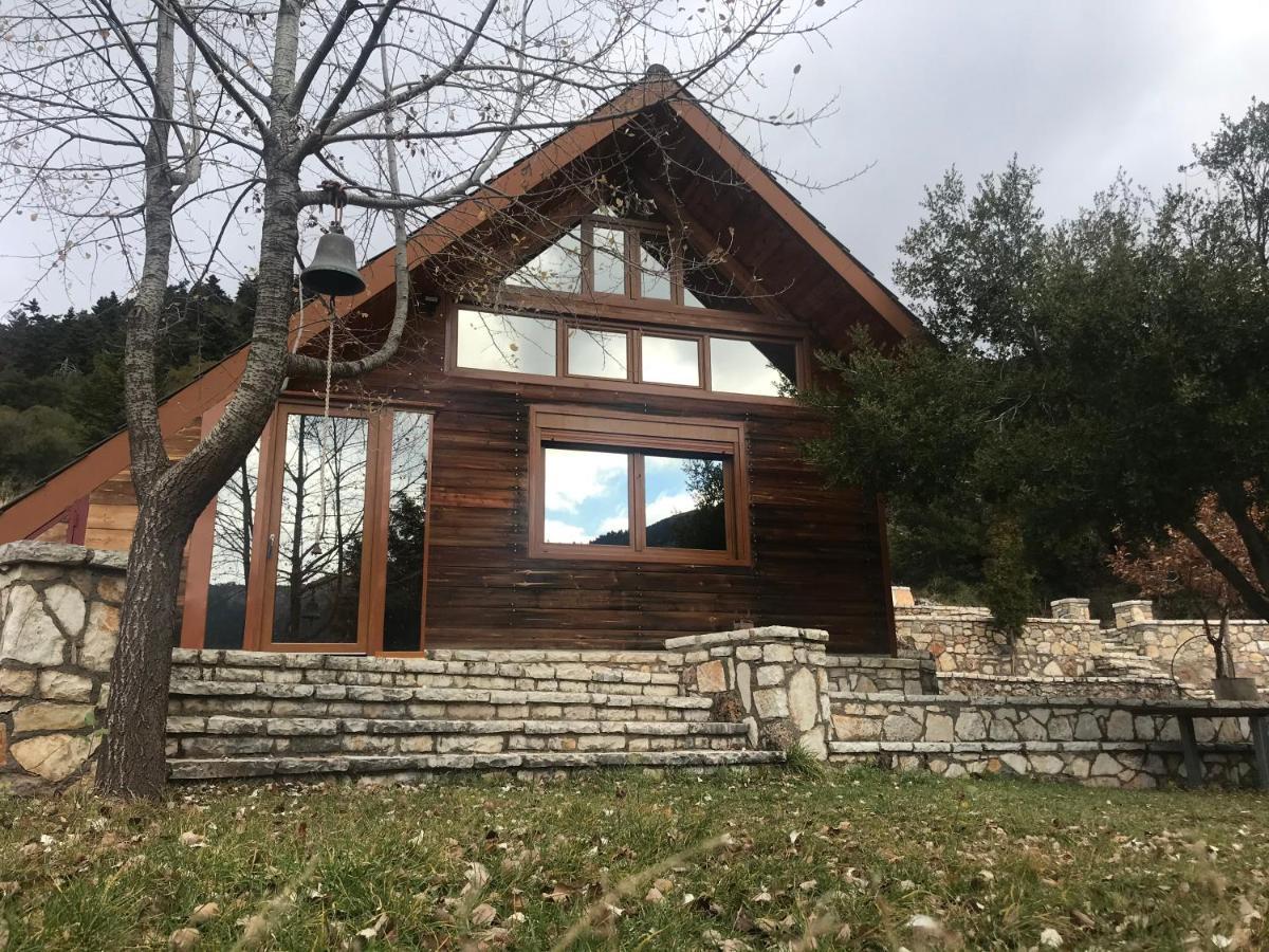 Chalet In The Forest Kalavryta Bagian luar foto