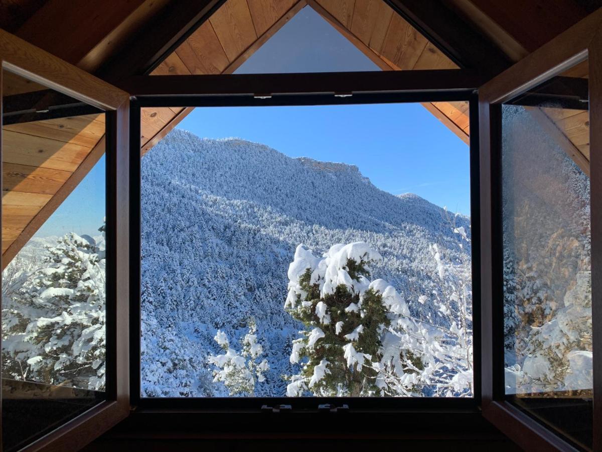 Chalet In The Forest Kalavryta Bagian luar foto
