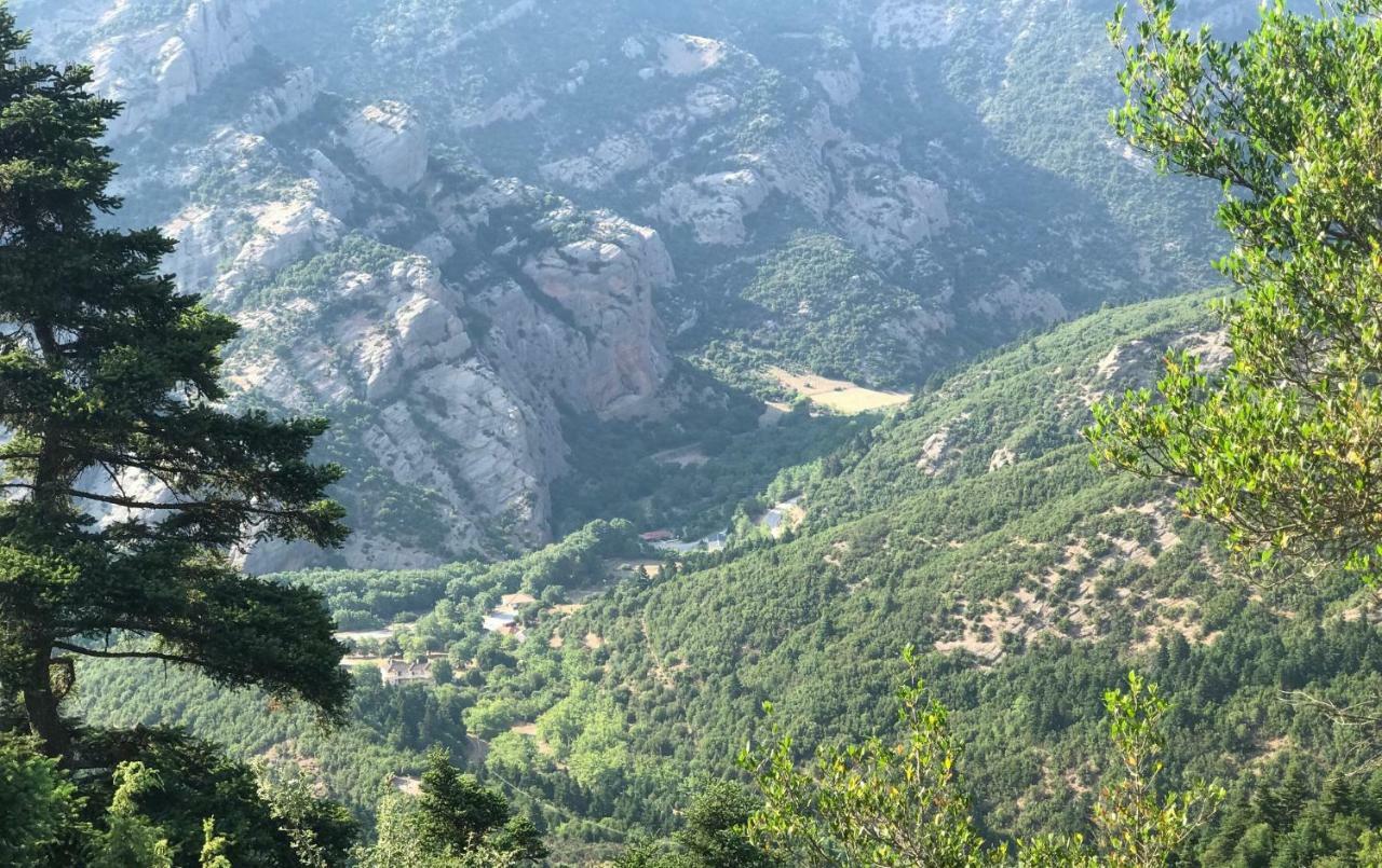 Chalet In The Forest Kalavryta Bagian luar foto