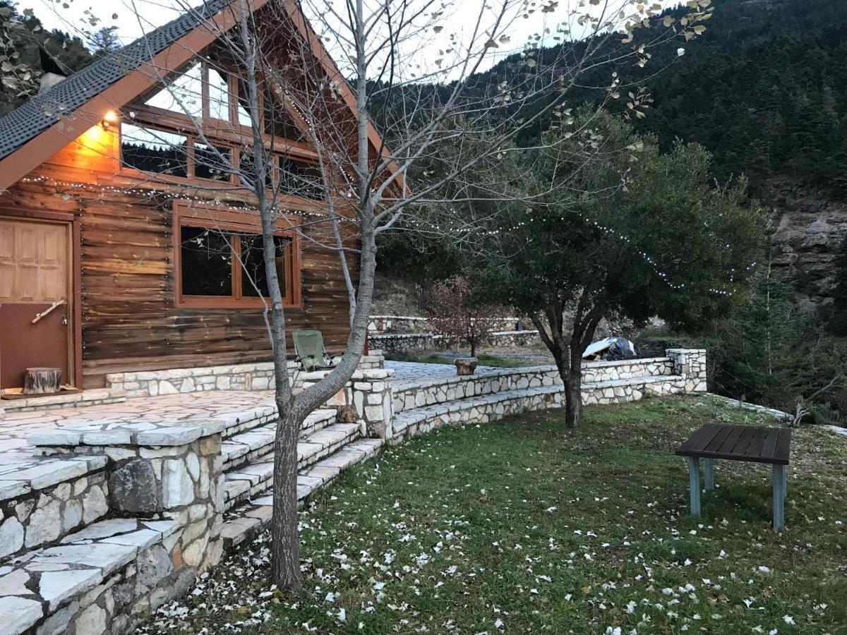 Chalet In The Forest Kalavryta Bagian luar foto