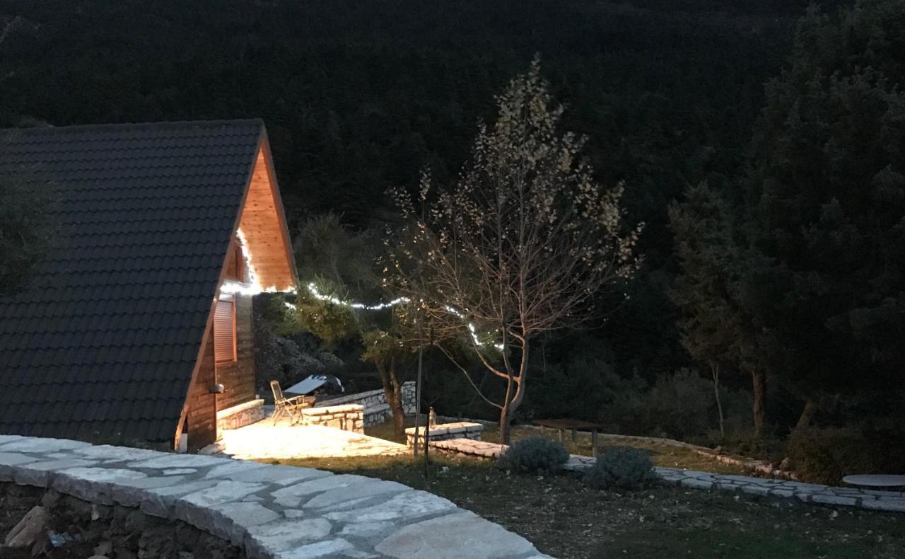 Chalet In The Forest Kalavryta Bagian luar foto